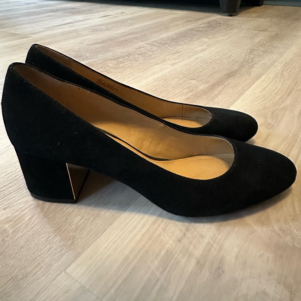 Talbots black velvet pump with block heel, size 10